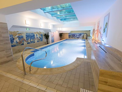 Świeradów-Zdrój, St. Lukas Sanatorium & Spa blízko hranic v Jizers